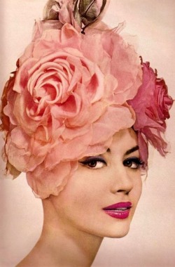 retr0-beauty:  1960’s Pierre Cardin 