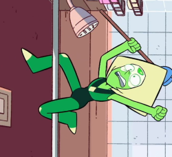 daxdraws:  rotating the image makes it look like Peridot is pole dancing   Peri’s pole game is strong &lt;3 &lt;3 &lt;3