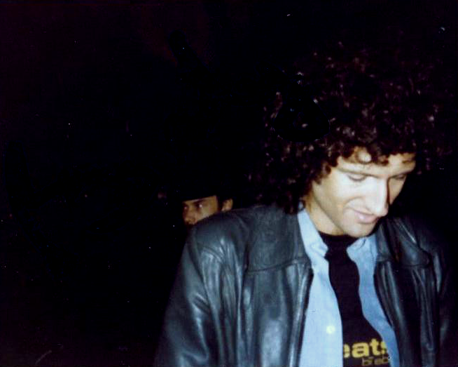 fuckyeahmercury:Candid photos of Queen outside the Waldorf Astoria Hotel, New York
