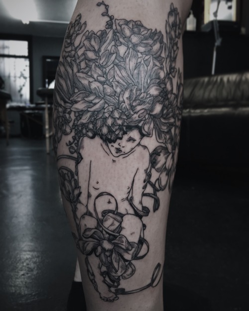 thegirlwhocriedwolfe:  Finally got the opportunity to tattoo my succulent creature on an absolute ba