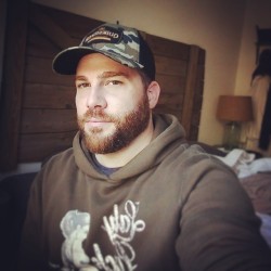 mrteenbear:  I ❤ Hoodie Weather!! #Fall #Instabeard #MrBeardedman by @nfanelle http://ift.tt/1wWpsZg 