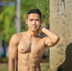 asian-men-x: @rolex1002