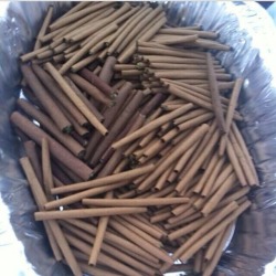 sl0wly-breathingg:  amentallyretardeddog:  holy shitt   Blunts for actual days