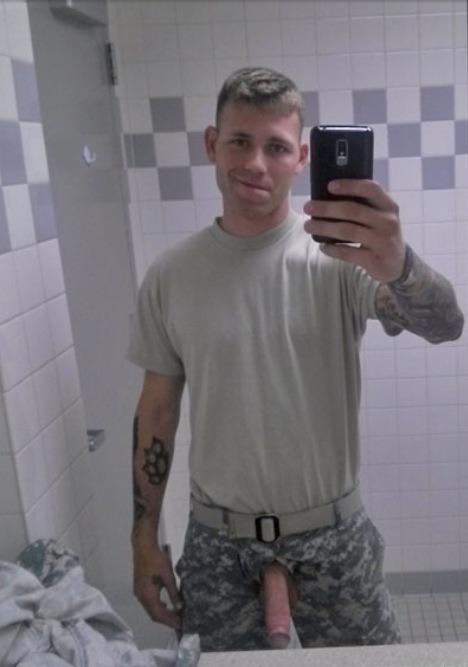 guysinftlandhanes:  guysinftlandhanes.tumblr.com