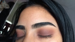 ur-z:  trying something new w the brows xx