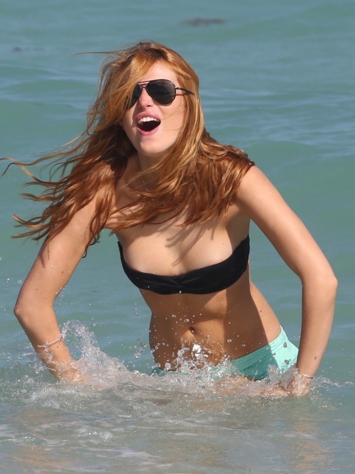 Porn hot-celeb-posts:  Bella Thorne photos