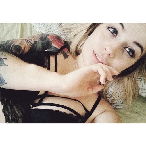 frenchsgs:  Maryfleur This hopeful door beautiful underwear ;)