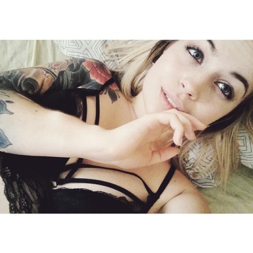 frenchsgs:  Maryfleur This hopeful door beautiful underwear ;)