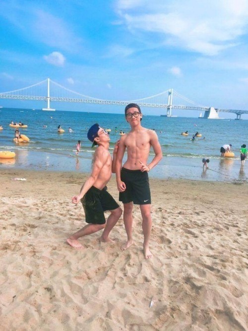 hungrgayboy: ssex99gay1: sioswoqika: 창원 18 게이 @allie-korean-gay #gay #korean . 와 모두다 먹어버리고싶다ㅋㅋㅋㅋㅋ
