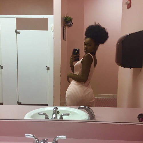 Porn iamhannalashay: The bathroom matched my dress photos