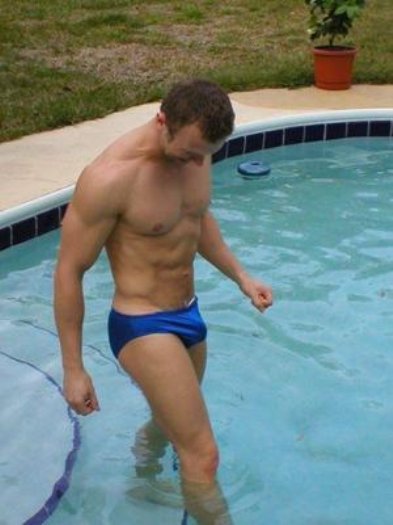summercocks:  blue speedo bulge 