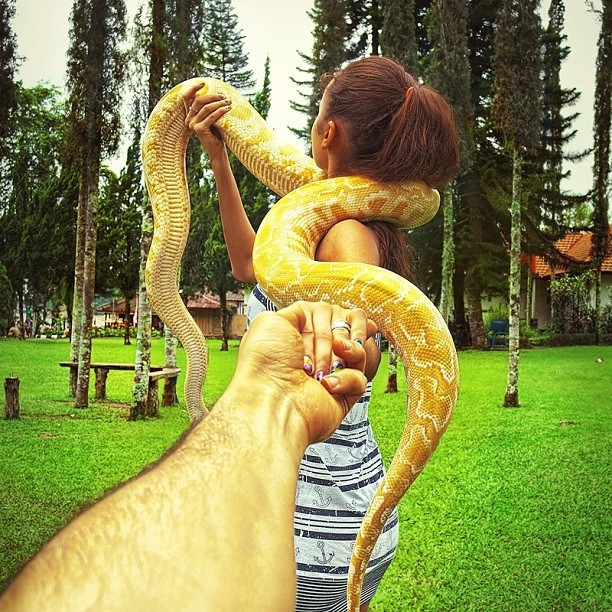 weasleyandpotter:   Creative instagrammer Murad Osmann. A bit speechless here…