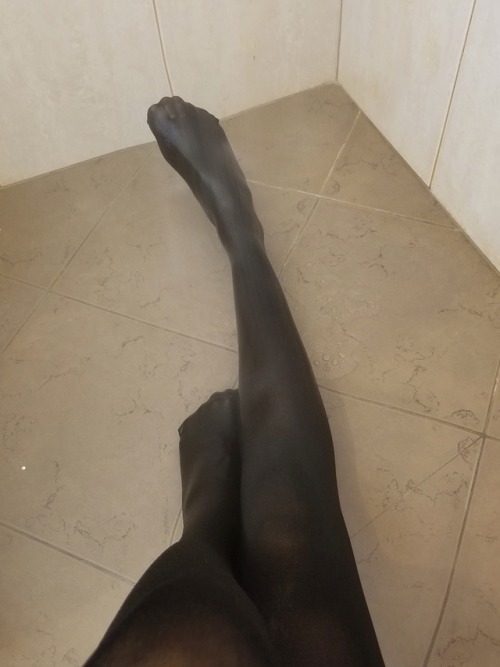 lovepantyhoselover: Shower