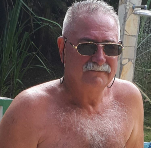 love4daddyyy: The best daddy He’s so bloody hot and sexy
