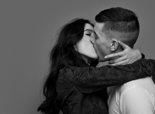 Sex mymodernmet:  Couples Passionately Kissing pictures