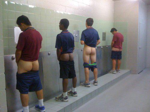 hotcunts:  Ive posted this before but i am always willing to support guys getting their asses out 