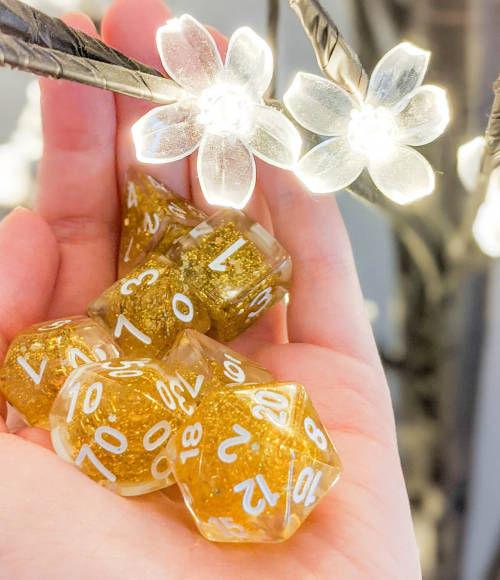 Bring some luck to your gaming table with Dragon&rsquo;s Gold dice! ✨