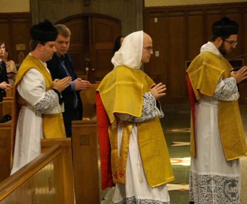 All Saints Day Solemn High Mass, Holy Comforter, Washington, DC Source:rorate-caeli.blogspot.