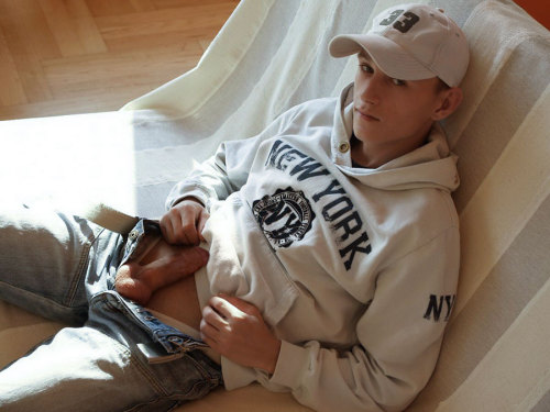 boy-mann-de:  Folge mir wenn du magst:http://www.tumblr.com/blog/michael-2000oder auf:http://www.tumblr.com/blog/boy-mann-deoder Facebock: Gay Aachen//www.facebook.com/micke0504gerne beantworte ich dir auch jede frage,also nur zu. 