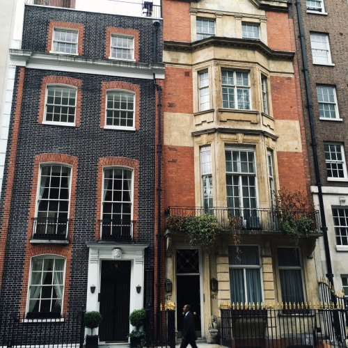 oscar-filip:In love with this kinda architecture