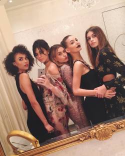 Kendall-Kyliee:  Camimorrone: The Only Selfie That Matters- The Bathroom Selfie💁