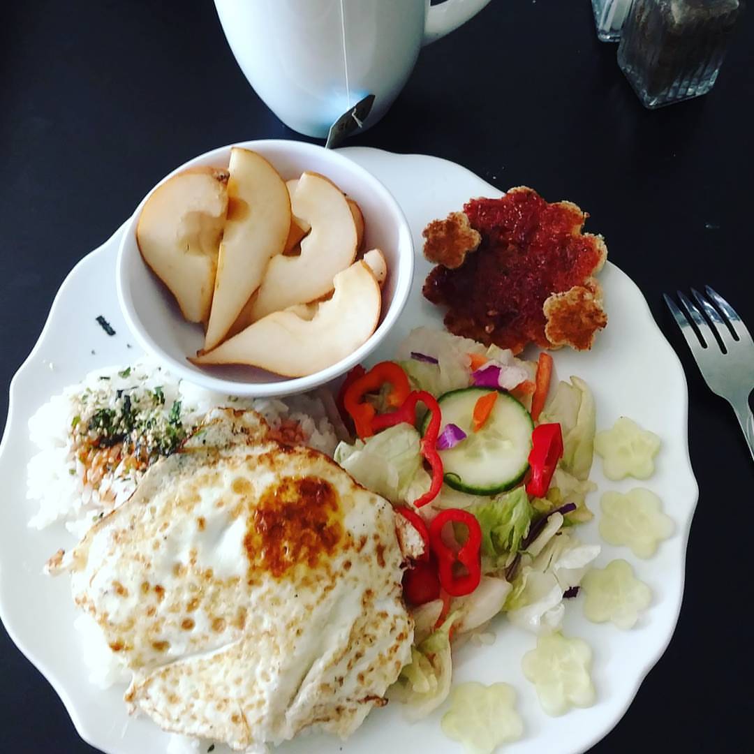 darkstalkergirl:  Super yummy #vegetarian brunch, featuring the strawberry cardamom