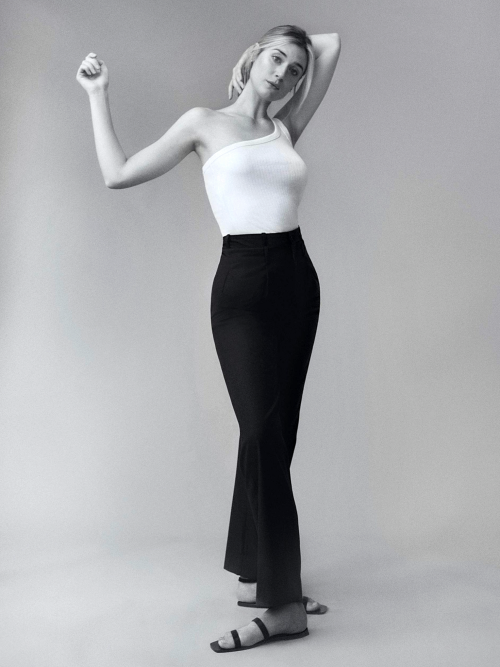 XXX sineva:  Elizabeth Debicki for Porter, July photo