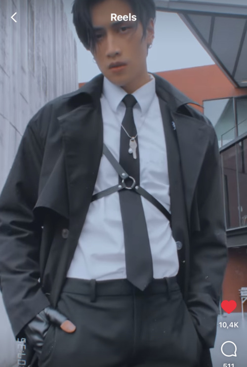 CAN HE PLEASE NOT OMFG