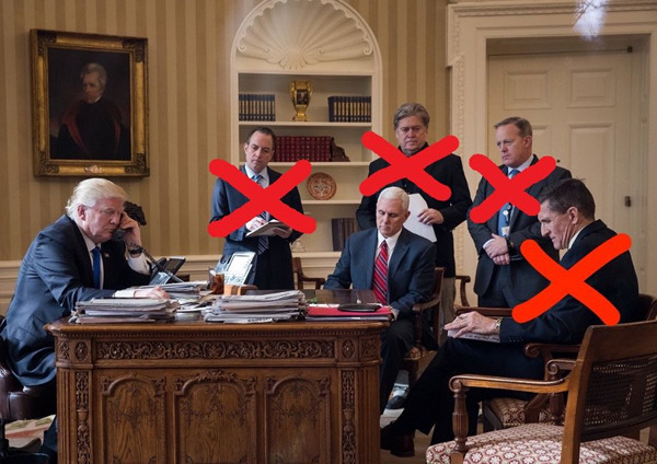 futureblackpolitician:  queencoles:  accras:Bannon out [x] Everybody leaving the
