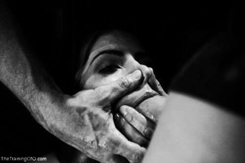 sluts-love-slaps:  You don’t need to breathe to be useful. Bitch. 