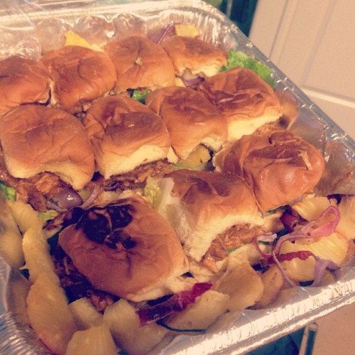 #hawaiian #chicken #sliders #food #potluck #pineapple #mastachef