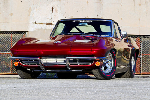 hotrodzandpinups:  utwo:  ‘63 Chevrolet Corvette Split Window Pro Street© John Machaqueiro	  HRP