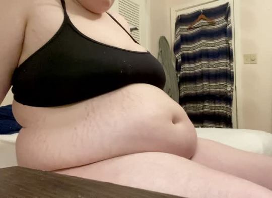 lilchubster-deactivated20220725:watch the full 27-ish min video (with sound on) on my OF here! i eat a huge meal and just kinda talk and play with my belly lol.
