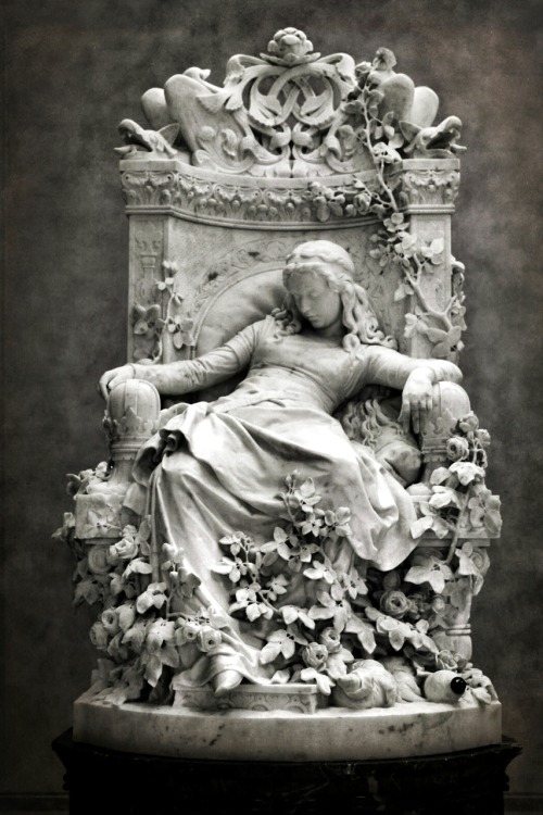 Dornröschen / The Sleeping Beauty.1878.Alte Nationalegalerie, Berlin, Germany.Art by Louis Sussmann 