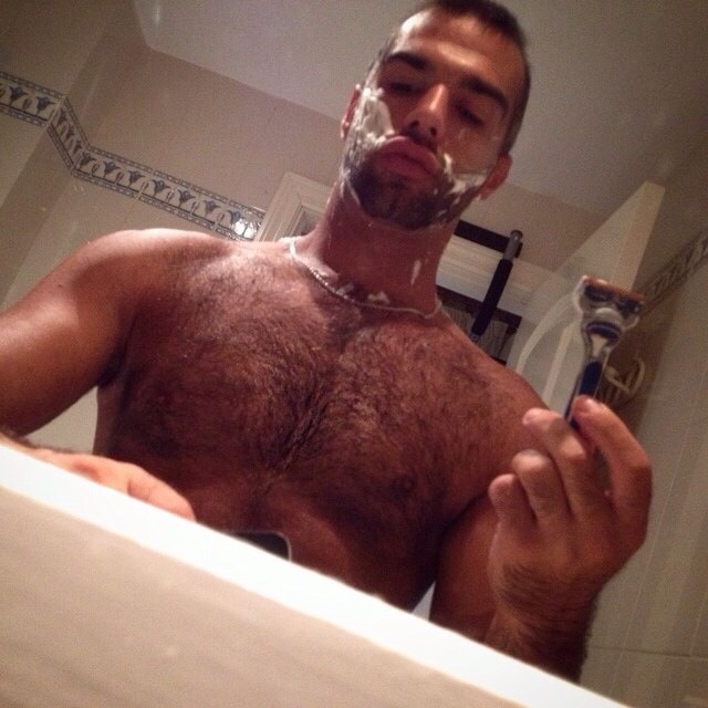 furrymasculine:  beardburnme:  aroldan87  You would never shave the rest, i hope