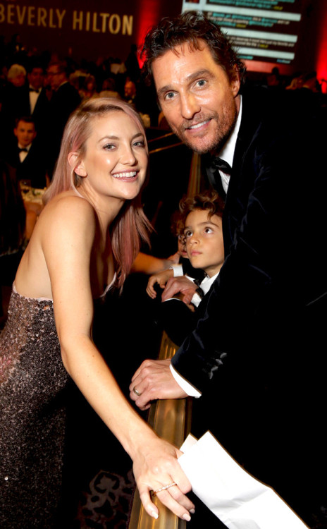 facedresshoes: American Cinematheque Award Kate Hudson hangs with night’s honoree Matthew McCo