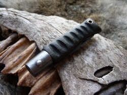 ru-titley-knives:  Pimped Opinel No.4.  This is the smallest non locking Opi in the series of 3 that Ive just finished which also includes a locking No.8 and the folding saw . I thought long and hard to match them all up or to pimp them separately and