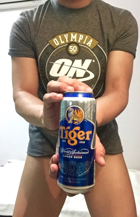 sggayslut: avieltan14: Tiger uncaged Rather drink you than the tiger