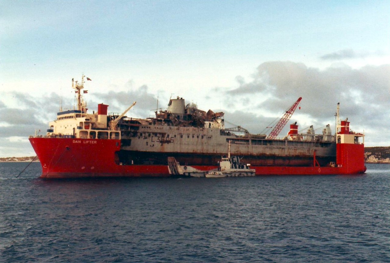 enrique262:  The semi-submerging heavy-lift ship, also known as ships that ship