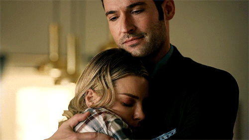 chloedeckers: Chloe and Lucifer hugging throughout the seasons