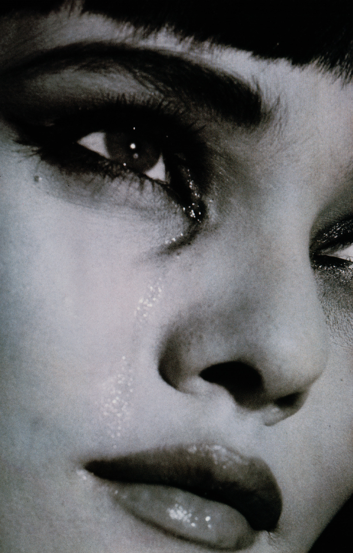 hqueenparadis: Photo - February 1995 Download HQ scan here. 