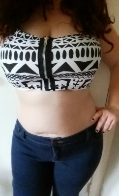 nicegirlwrongplace:  my 1st crop-top 