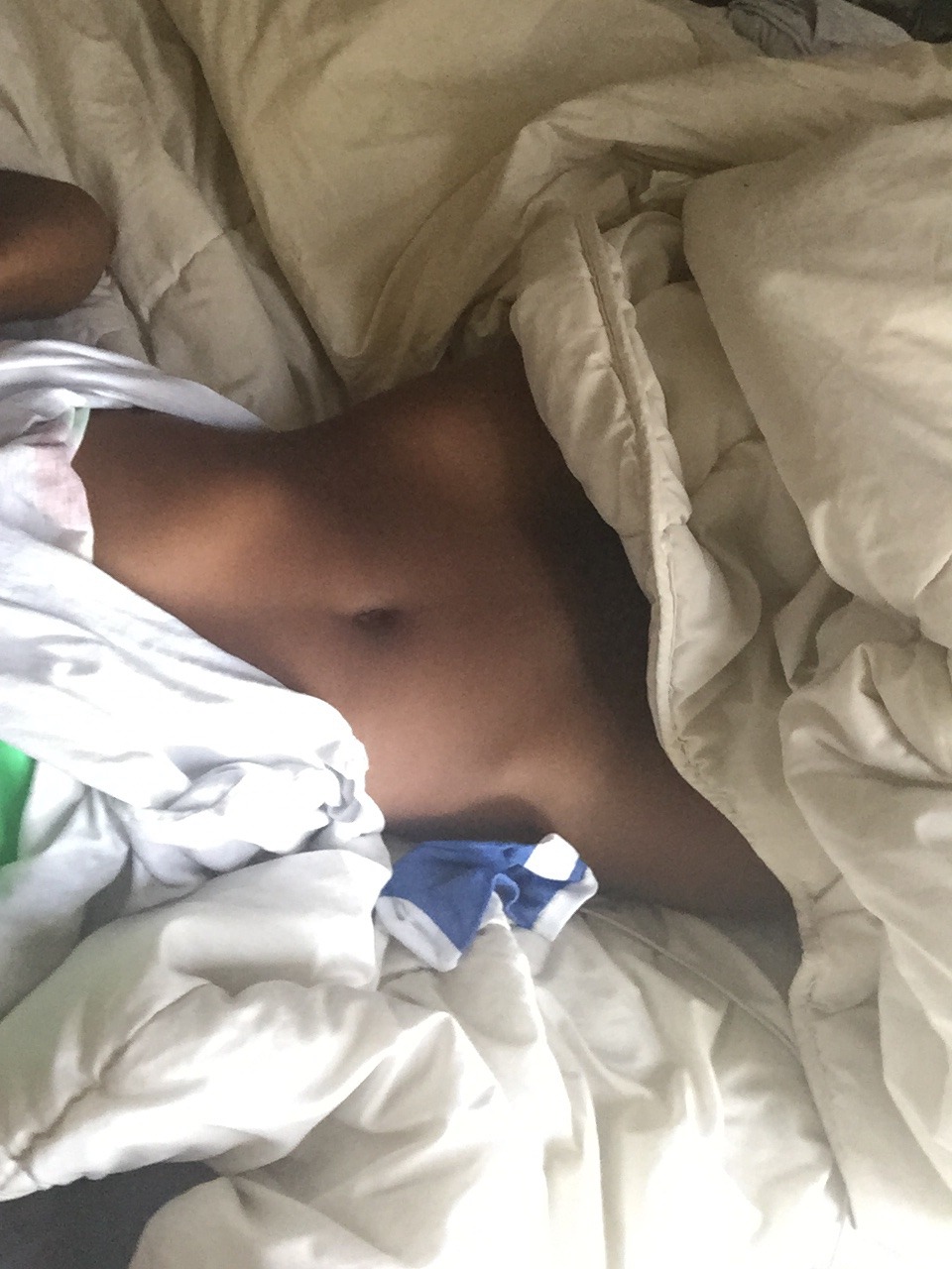 thenudenative:  I don’t like to get out of bed in the mornings. 