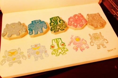 gatarooooo:  Chibi jaeger rubber stamps