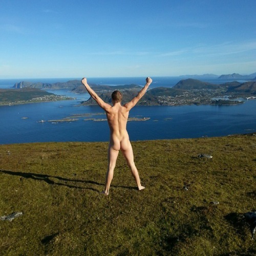 https://nu-et-compagnie.tumblr.com/post/117939649492
