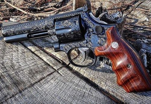 ⠀⠀⠀⠀⠀⠀⠀⠀ ⠀⠀⠀⠀⠀⠀⠀⠀⠀⠀MΔΠUҒΔCTURΣR: Smith &amp; Wesson MΩDΣL: 586 &lsquo;Engraved&rsquo; CΔLIβΣR: 357 M