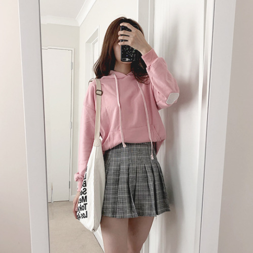 doriimer:hoodie (code: daisy10) + pleated skirt (romwe)