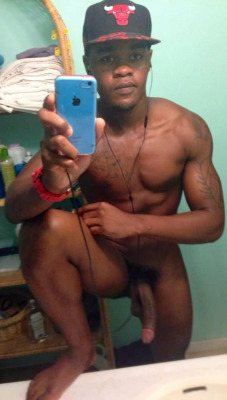 nudeselfshots-blackmen.tumblr.com post 98887635645