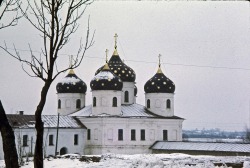 ohsoromanov:   Domes of the Nativity of the Virgin Cathedral at   Suzdal  , 1974. (x) 