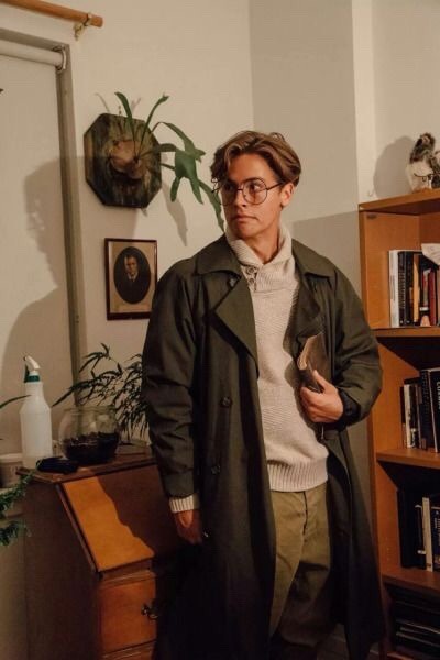 shostakovich-is-my-jam:I don’t think tumblr fully appreciates Cole Sprouse’s Milo Thatch costume as 